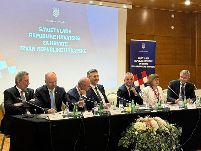 Predsjedništvo vladina savjeta za Hrvate izvan domovine                                                                                                                                                                                                   